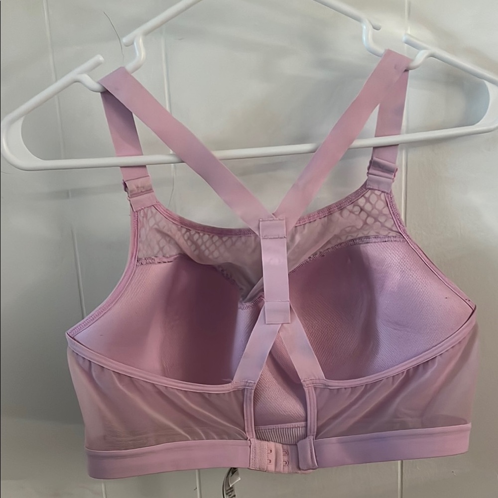 Victoria Sport Bra - Picture 2 of 3